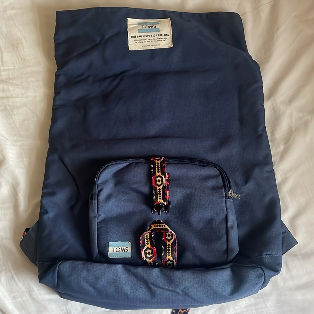 Toms Backpack - Picture 5 of 8